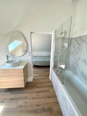 T4 Duplex en hypercentre de Dinard - Idéal colocation étudiants ou jeunes actifs - 3 personnes