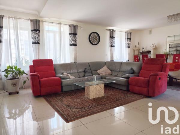 Maison rustique 8 pièces de 214 m² à Noyant (49490)