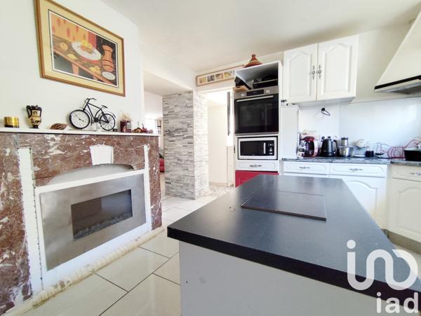 Maison rustique 8 pièces de 214 m² à Noyant (49490)