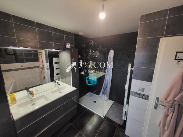 Maison 10 pièce(s) 4 chambre(s) 230 m²