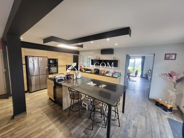 Maison 10 pièce(s) 4 chambre(s) 230 m²