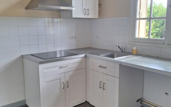 Appartement à louer    3 pièces •  Saint-Laurent-sur-Gorre