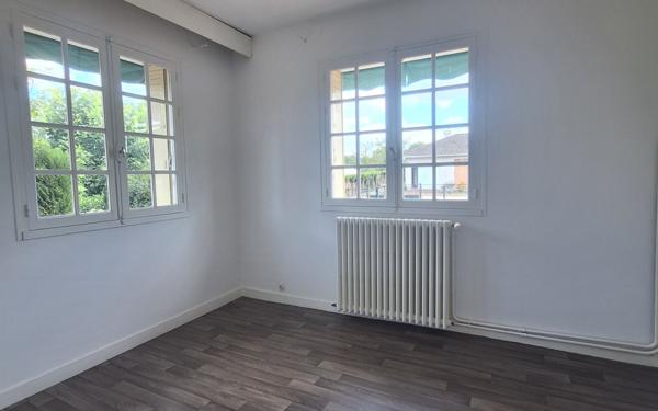 Appartement à louer    3 pièces •  Saint-Laurent-sur-Gorre