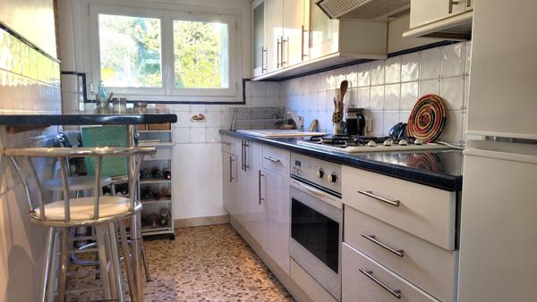 Appartement Grasse 3 pièces , dernier étage, place de stationnement