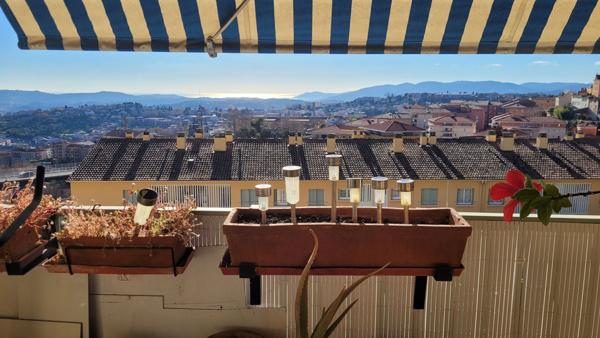 Appartement Grasse 3 pièces , dernier étage, place de stationnement