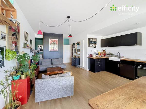 Appartement
         4 pièces
        - 80 m² 291 500 € *