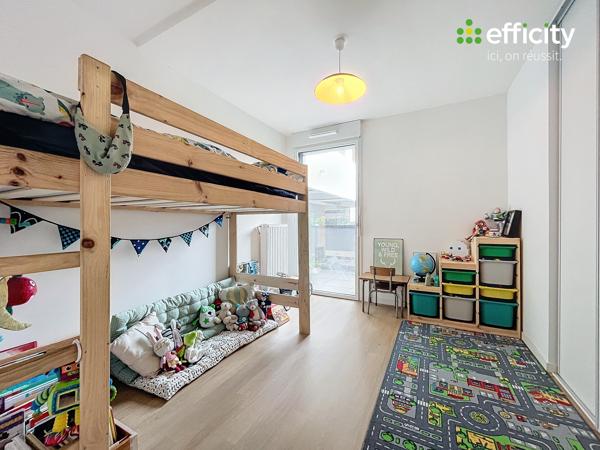 Appartement
         4 pièces
        - 80 m² 291 500 € *