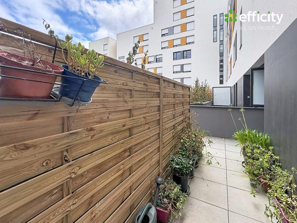 Appartement
         4 pièces
        - 80 m² 291 500 € *