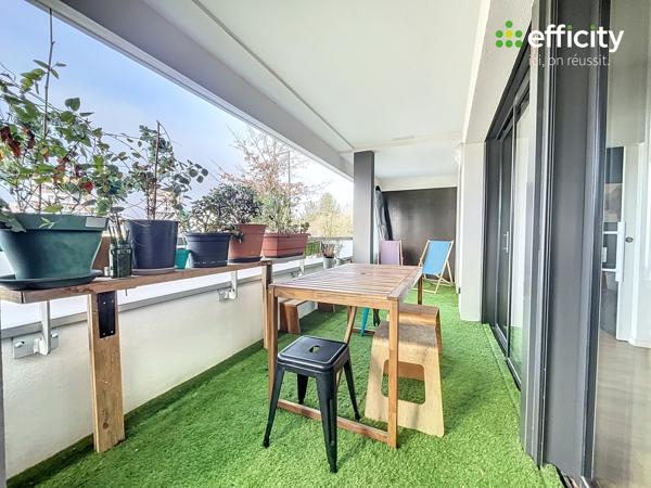 Appartement
         4 pièces
        - 80 m² 291 500 € *