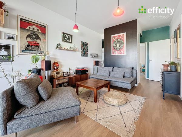Appartement
         4 pièces
        - 80 m² 291 500 € *