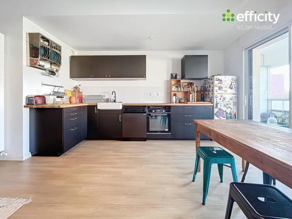 Appartement
         4 pièces
        - 80 m² 291 500 € *