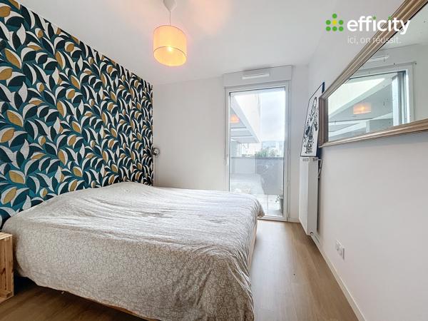 Appartement
         4 pièces
        - 80 m² 291 500 € *