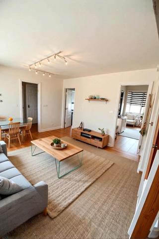 Appartement 1 etage - 2 chambres - box garage - aucun travaux - cuisiné équipée - séjour salon - double exposition - idéal jeune couple - étudiant - femme avec enfants