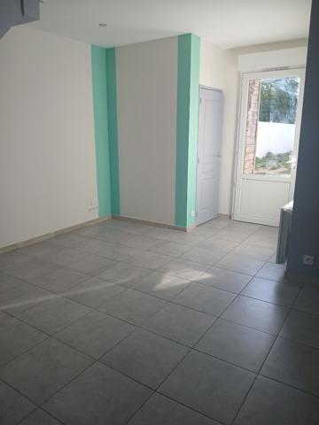 Maison de ville avec jardin et 2 chambres, Saint georges de pointindoux 85150