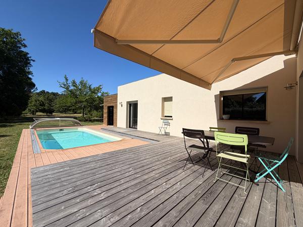 A vendre Maison d'architecte avec piscine et jardin paysager, à 5 minutes de Périgueux