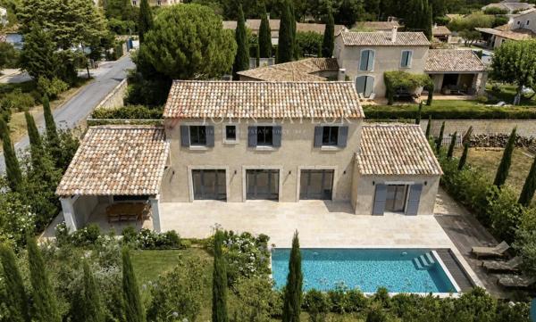 MAISON AU CENTRE DU VILLAGE - MAUSSANE-LES-ALPILLES