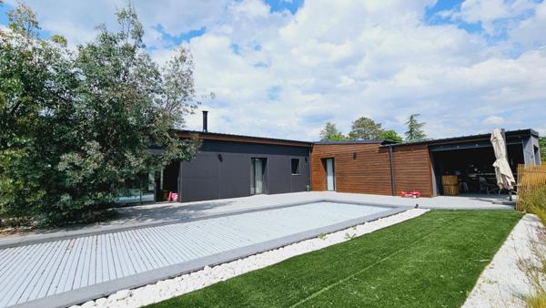 MAISON DE PLAIN PIED DE 160M² 5 PIECES PISCINE GARAGE