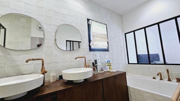 MAISON DE PLAIN PIED DE 160M² 5 PIECES PISCINE GARAGE