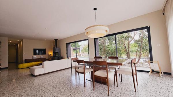 MAISON DE PLAIN PIED DE 160M² 5 PIECES PISCINE GARAGE