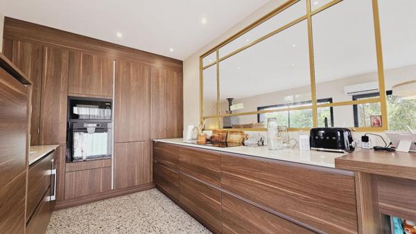 MAISON DE PLAIN PIED DE 160M² 5 PIECES PISCINE GARAGE