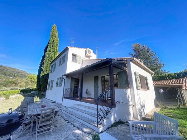 Peymeinade proche commerces centre à pied , Maison spacieuse 145 m2, 6 pièces, sur un terrain de 1250 m2