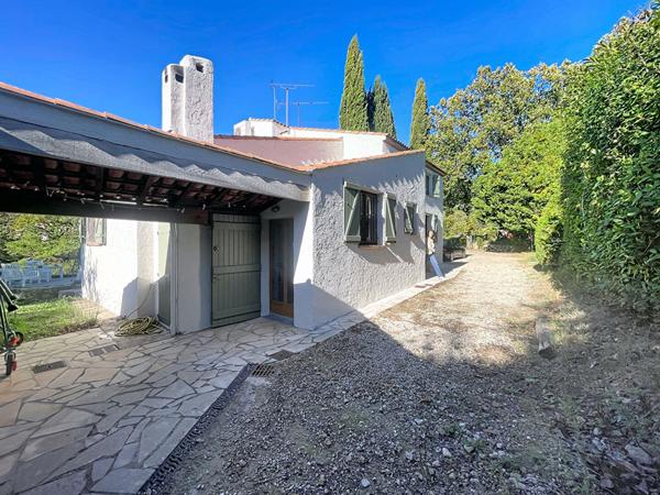 Peymeinade proche commerces centre à pied , Maison spacieuse 145 m2, 6 pièces, sur un terrain de 1250 m2