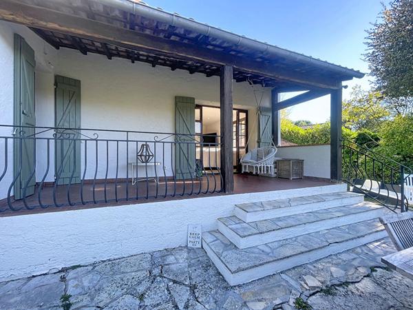 Peymeinade proche commerces centre à pied , Maison spacieuse 145 m2, 6 pièces, sur un terrain de 1250 m2