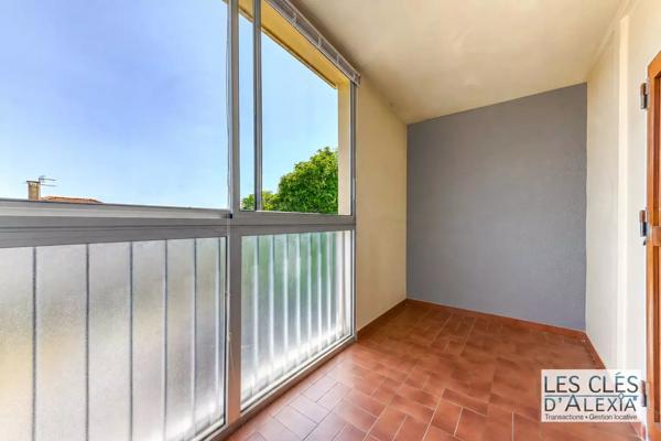 T4 traversant quartier PASTEUR, 75,83 m² / Loggia fermée / Balcon / Parking collectif