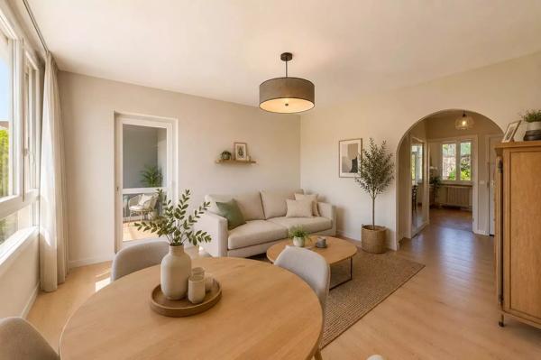 T4 traversant quartier PASTEUR, 75,83 m² / Loggia fermée / Balcon / Parking collectif