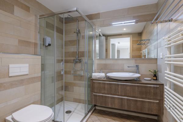 Cannes (06400) Cannes, adresse stratégique face à la mer