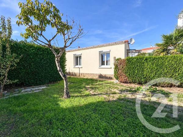 Maison à vendre  4 pièces - 84 m 2   LES SABLES D OLONNE  - 85