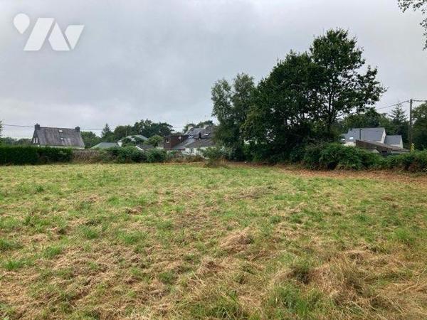 Beau terrain de 2163 m² ( dont accès) viabilisation à charge des acquéreurs, bornage à charge d...