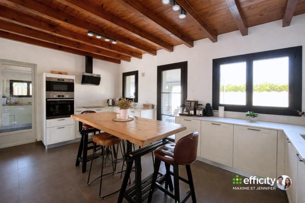 Maison
         7 pièces
        - 190 m² Exclusivité 569 900 € *