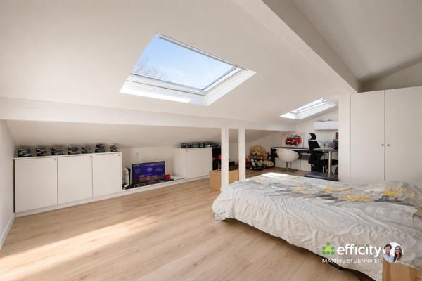 Maison
         7 pièces
        - 190 m² Exclusivité 569 900 € *