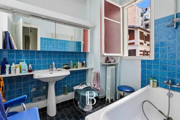 Paris 16ème, Appartement 1 Chambre -  74 m² à vendre