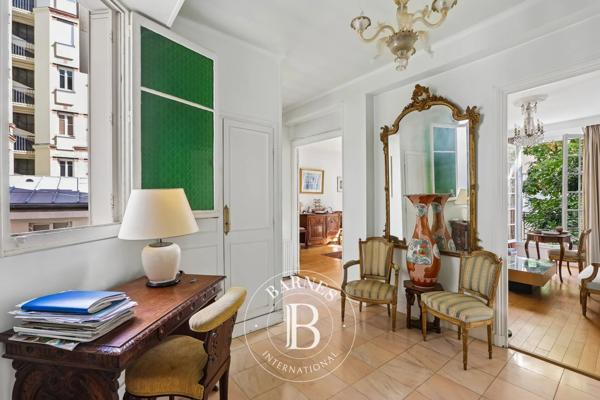 Paris 16ème, Appartement 1 Chambre -  74 m² à vendre
