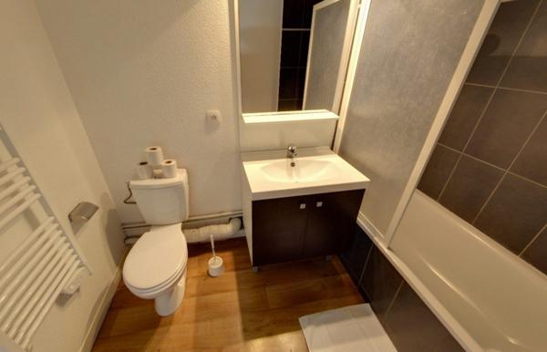 INVESTISSEMENT LOCATIF  MARSEILLE 3 EME ARRONDISSEMENT - Résidence étudiante Provence - Studilodge - 6,02%  de rentabilité.
