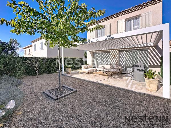 Maison neuve T4 92 m2 R+1 jardin paysager à Trets vue Sainte Victoire