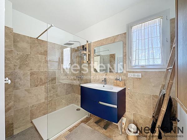 Maison neuve T4 92 m2 R+1 jardin paysager à Trets vue Sainte Victoire