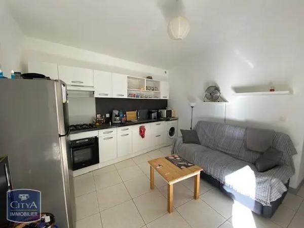 Appartement à louer 2 pièces 42.06m² Saint-Leu (97436)