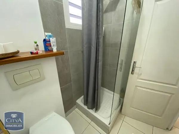 Appartement à louer 2 pièces 42.06m² Saint-Leu (97436)