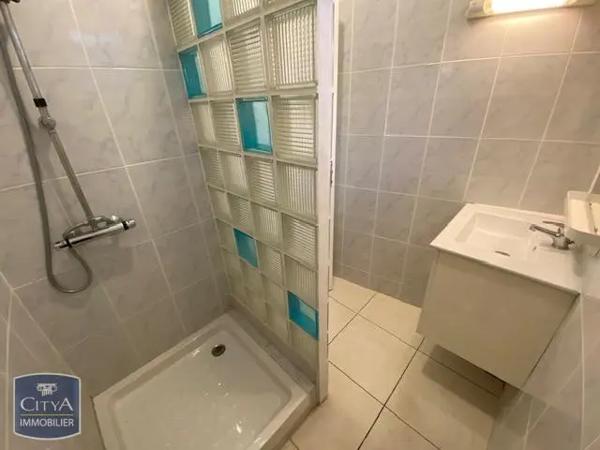 Appartement à louer 2 pièces 42.06m² Saint-Leu (97436)