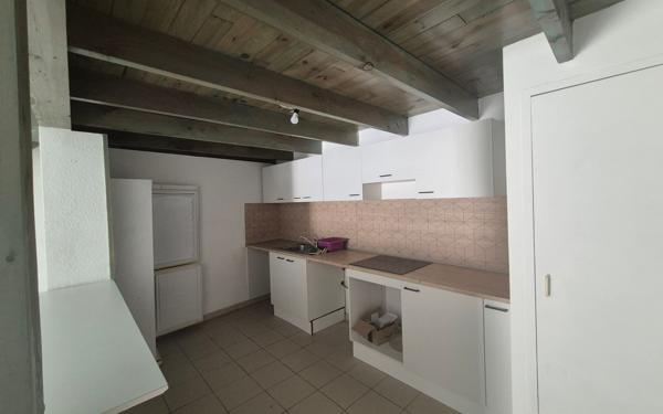 Appartement à louer    2 pièces • 61 m2 Pont-Saint-Esprit