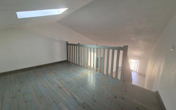 Appartement à louer    2 pièces • 61 m2 Pont-Saint-Esprit