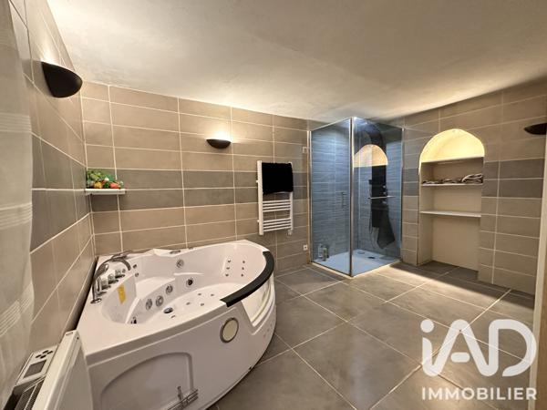Maison à vendre 8 pièces 236 m² Limalonges