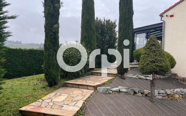 Maison à louer    4 pièces •  Saint-Martin-la-Plaine