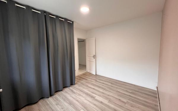 Maison à louer    4 pièces •  Saint-Martin-la-Plaine