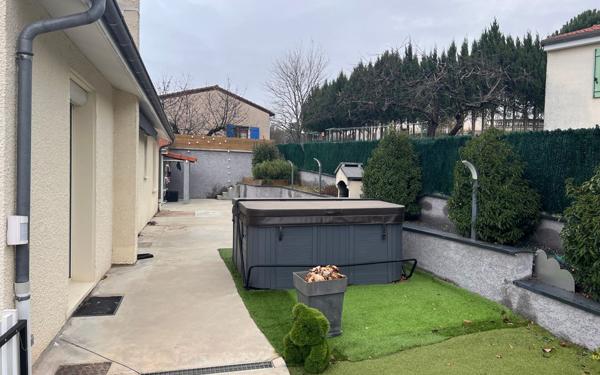 Maison à louer    4 pièces •  Saint-Martin-la-Plaine