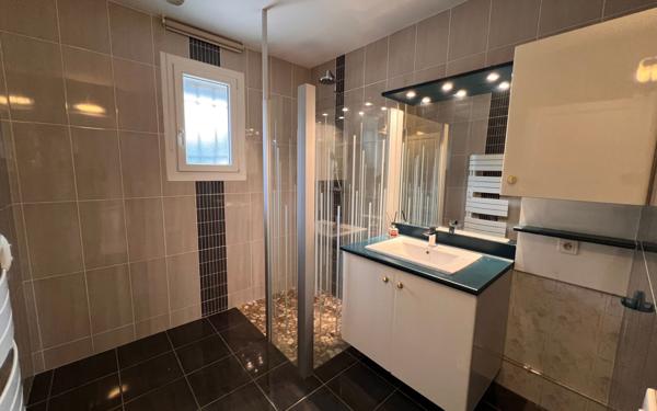 Maison à louer    4 pièces •  Saint-Martin-la-Plaine