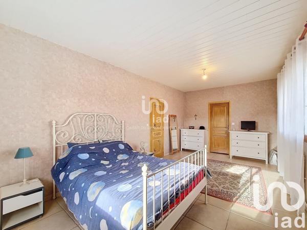 Maison traditionnelle 5 pièces de 150 m² à Anet (28260)